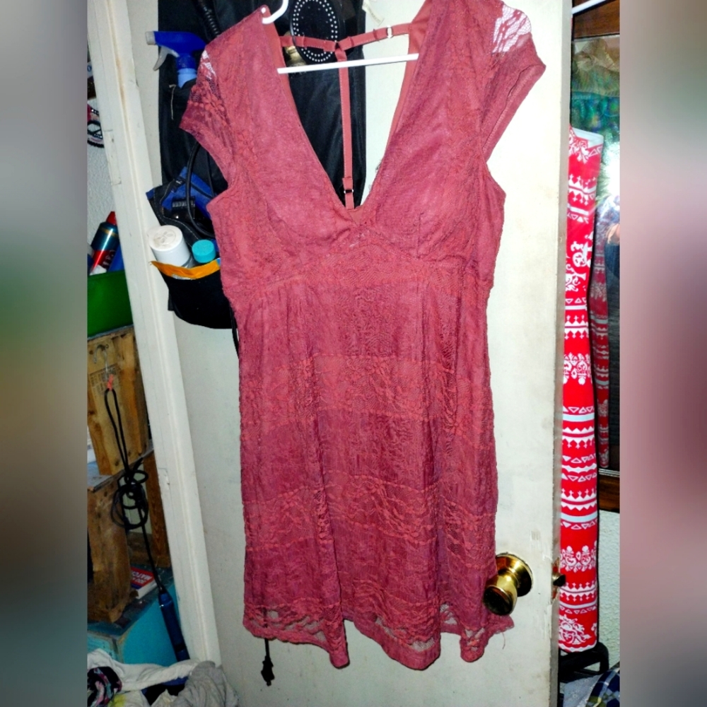 A Charlotte Russe mid thigh dress sz lg